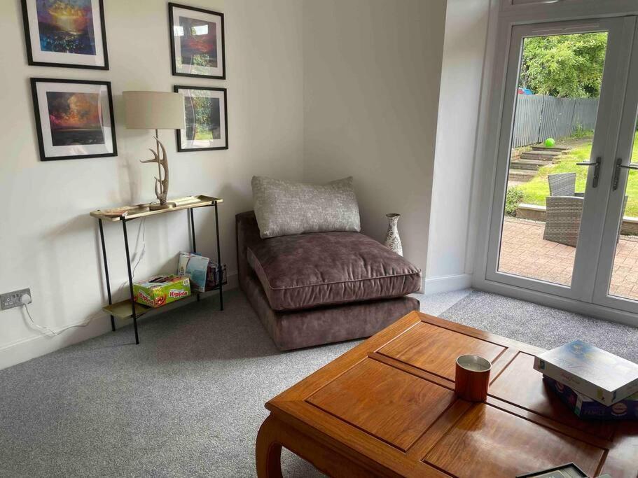 Fantastic Home In Brightons, Falkirk. Polmont Eksteriør billede