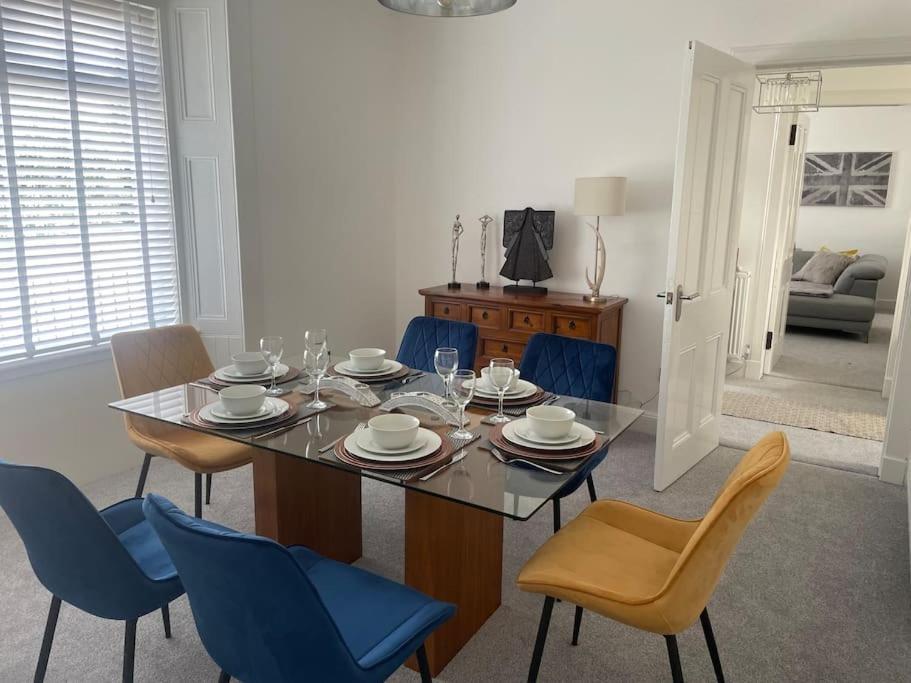 Fantastic Home In Brightons, Falkirk. Polmont Eksteriør billede