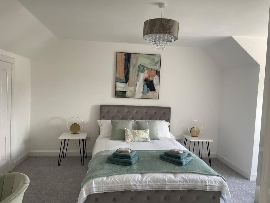 Fantastic Home In Brightons, Falkirk. Polmont Eksteriør billede