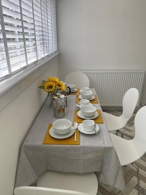 Fantastic Home In Brightons, Falkirk. Polmont Eksteriør billede