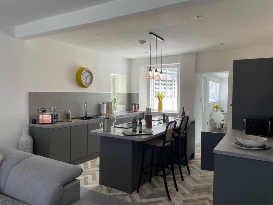 Fantastic Home In Brightons, Falkirk. Polmont Eksteriør billede