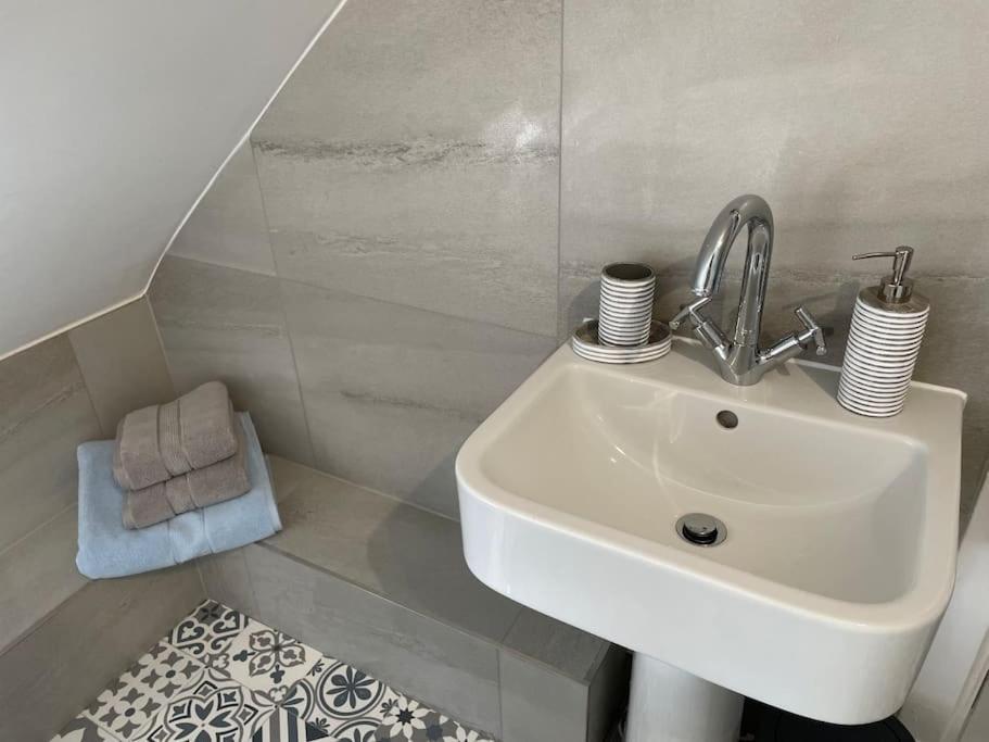Fantastic Home In Brightons, Falkirk. Polmont Eksteriør billede